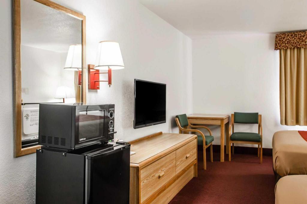 Econo Lodge Truman Inn Sedalia Exteriér fotografie